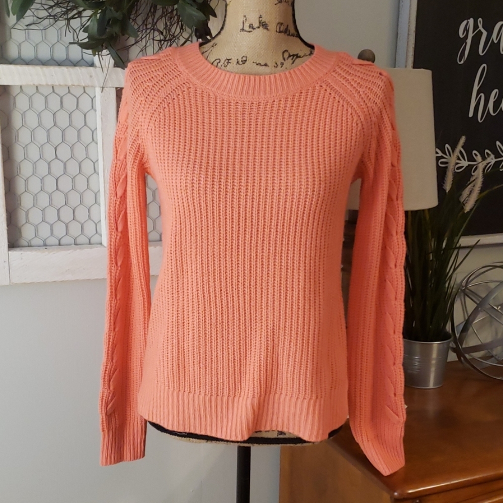 So heritage peach sweater size small
